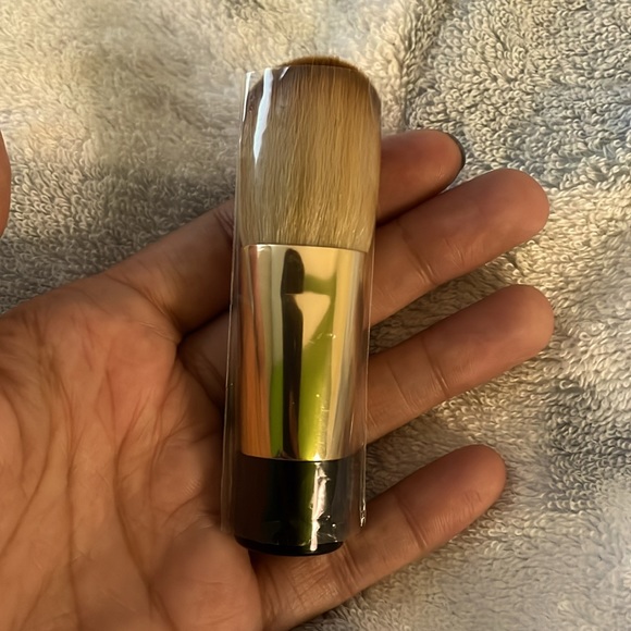 Chanel makeup brush - Picture 3 of 3